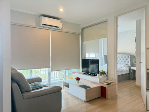 ให้เช่า คอนโด พาร์คแลนด์ ศรีนครินทร์ เลคไซด์ MRT ศรีลาซาล MRT Sri Lasalle 1 กม.