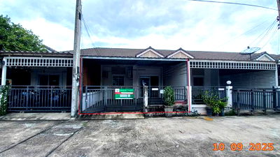 Townhouses for sale Chonburi : TOWN HOUSE for sale  Khlong Kiu Ban Bung Chonburi