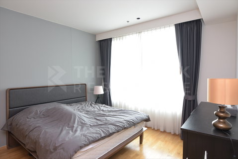 🛋️ Spacious City Residence in Prime Sathorn - 🏙️ The Empire Place Near Bts Chong Nonsi