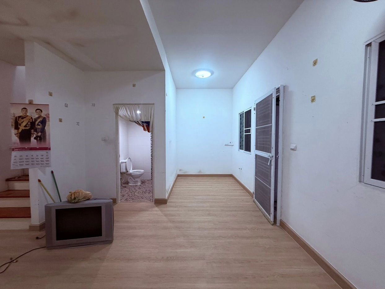 รูป 2 Storey Corner Townhome for sale on Phatthanakan Pattaya - รูปที่ 4/10