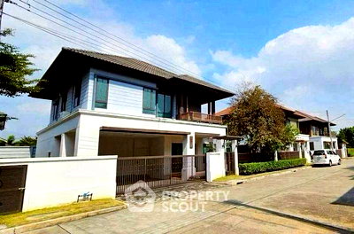 Condos for sale 700 Year Sports Arena Chiang Mai : 3-BR Condo at The Next 1 Ruamchok in Fa Ham (ID 2657162)