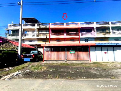 Shophouses for sale Nakhon Sawan : SHOP HOUSE for sale  Krok Phra Krok Phra Nakhon Sawan