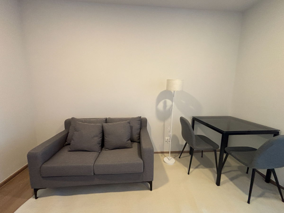 รูป ให้เช่า ชีวาทัย ปิ่นเกล้า มีหลายห้องค่ะ ห้องใหม่แกะกล่อง แต่งสวย เฟอร์ครบ เครื่องใช้ไฟฟ้าครบ  ราคาพิเศษ เข้าอยู่ได้เลย - รูปที่ 3/11