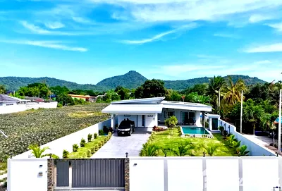 Houses for sale Hin Lek Fai, Prachuap Khiri Khan : 3 Bedroom Villa for sale in Hin Lek Fai, Prachuap Khiri Khan  5885051