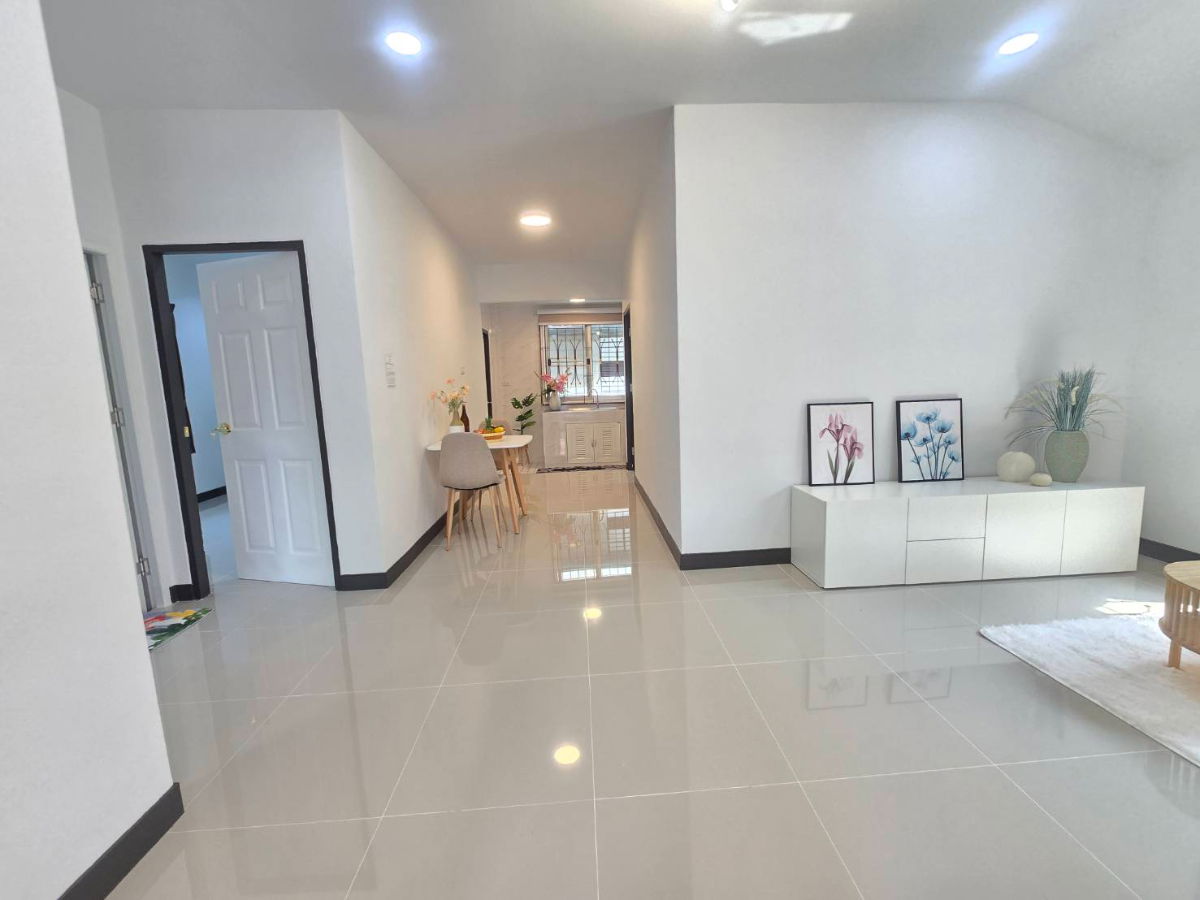 รูป บ้านเดี่ยว1ชั้น รีโนเวทใหม่ทั้งหลัง หมู่บ้าน เพ็ญสิริเพลส ถนนสุวินทวงศ์45 ลำต้อยติ่ง หนองจอก ตกแต่งสวยงาม พร้อมอยู่  - รูปที่ 10/27