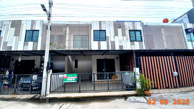 Townhouses for sale Muang Chon Buri Chonburi : TOWN HOUSE for sale  Ban Suan Muang Chon Buri Chonburi