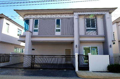 บ้านเดี่ยวให้เช่า : ให้เช่าบ้านเดี่ยว ใหม่ ติดถนนใหญ่ ร่มเกล้า ใกล้สนามบินสุวรรณภูมิ