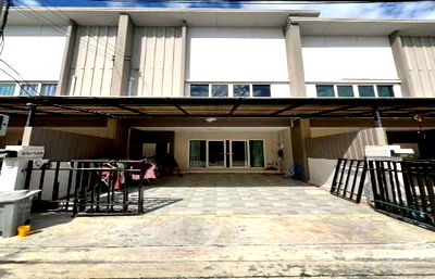 Townhouses for sale Saimai Avenue : Townhome for sale, Cher Watcharapol, 130 sq m, 19.4 sq wah, located on the main road, wide frontage, best price.