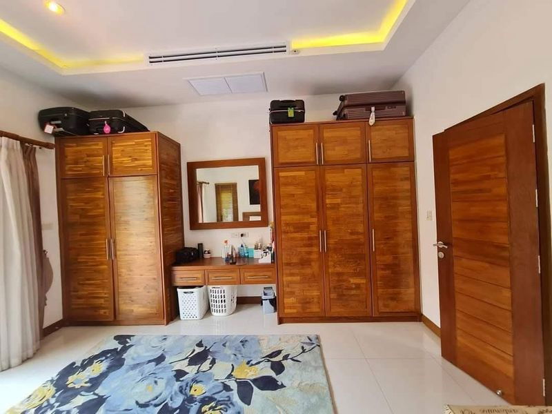 รูป ขายบ้านพลูวิลล่าหรู ทำเลดีเยี่ยม ติดทะเล หาดบางเสร่ พร้อมเข้าอยู่ - รูปที่ 14/19