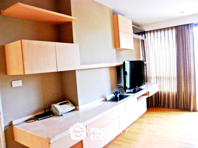 Condos for rent Bangkok University : 3-BR Condo at Issara @ 42 Sukhumvit Condominium near BTS Ekkamai (ID 2656398)