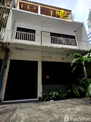 Townhouses for rent Bangkok : 3 Bedroom Townhouse for rent in Si Lom, Bangkok  6044319