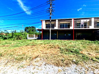 Shophouses for sale Lopburi : SHOP HOUSE for sale  Muang Khom Chai Badan Lopburi