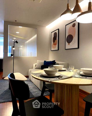 Condos for rent : 1-BR Condo at Nusa State Tower Condominium near BTS Saphan Taksin (ID 2655276)