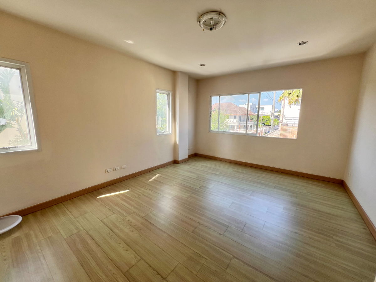 picture ✨ Home office Ladprao, near BTS | Next to expressway, Convenient transportation. - 9/12