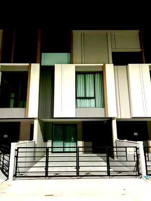 Townhouses for rent : For Rent Pleno Sukhumvit-Bangna 4 Unit 155/119 (No pets allowed)
