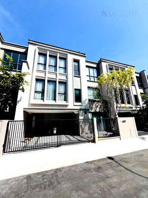 Townhouses for rent Bangkok University : For Rent 3-story Townhouse BAAN KLANG MUANG CLASSE SUKHUMVIT 77 3 bedroom 4 bathroom