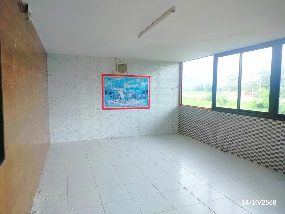 รูป โกดัง สำหรับขาย - ก้านเหลือง นาแก นครพนม - รูปที่ 27/34