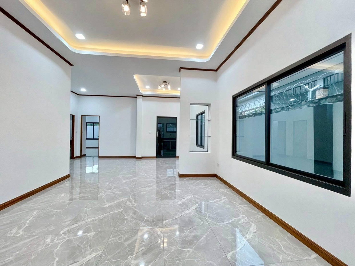 picture 3 Bedroom House for Sale in East Pattaya - 5/10