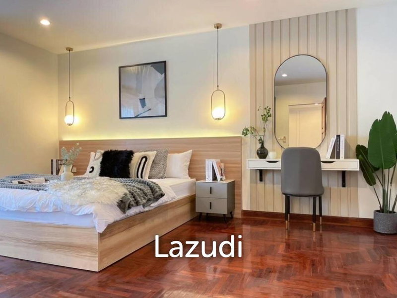 ขายคอนโด : 1 Bed 2 Bath 65 SQ.M Phayathai Plaza