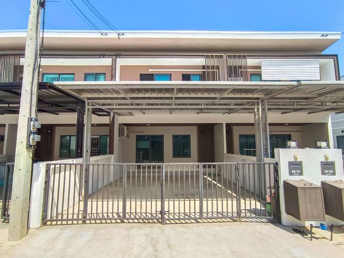 🐶 ทาวน์โฮมให้เช่า กาญจน์กนกทาวน์ 5 ป่าแดด ใกล้สนามบิน เลี้ยงสัตว์ได้ พร้อมอยู่