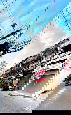 อาคารพาณิชย์ ชลบุรี : พิกัดซอยการประปาชลบุรี เยื้องสมิติเวช ชลบุรี ติดกับซอยตึกน้ำ สามารถเข้าออกได้หลายทาง #HS0003