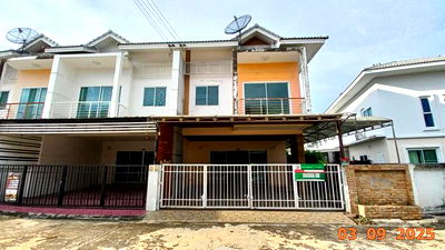 ทาวน์เฮ้าส์ สำหรับขาย บ้านมีสุข 5 หนองไม้แดง เมืองชลบุรี ชลบุรี