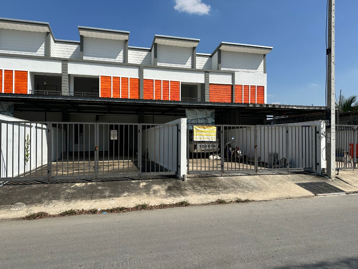 รูป บ้าน2ชั้นพร้อมที่ดินเนื้อที่32 ตรว อำเภอสามพราน - รูปที่ 2/9