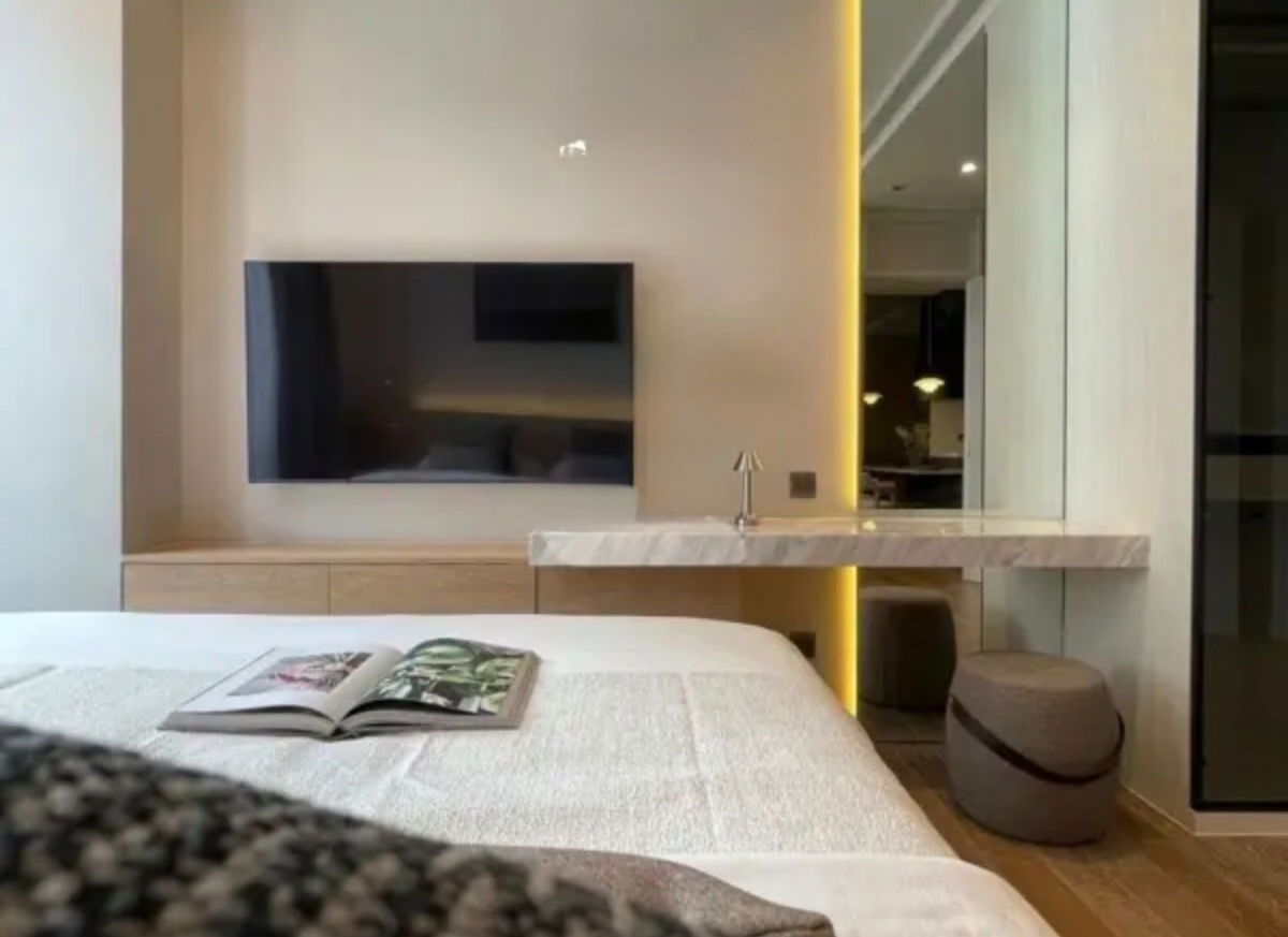 รูป SL035/ขาย MUNIQ Langsuan คอนโดหรูติดสวนลุม ห้องใหม่แต่งครบ พร้อม Sky Lounge วิวสวน - รูปที่ 11/11