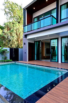 Houses for sale Chonburi : Luxury Pool Villa for Sale in Huai Yai Pattaya