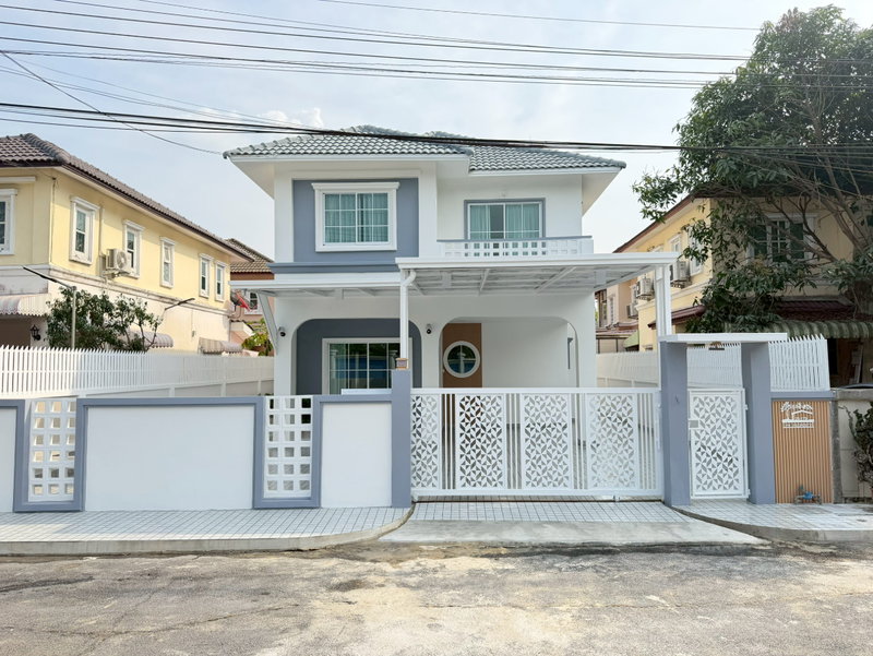 ขายบ้านเดี่ยว : บ้านเดี่ยวหลังใหญ่ หมู่บ้าน เคซี.พาร์ควิลล์ 3  ทำเลดี  โครงการติดถนนใหญ่ ถนนหทัยราษฎร์ 34/1 ซ.4  บ้านเดี่ยวโซนหทัยราษฎร์ ใกล้ทางด่วนจตุโชติ