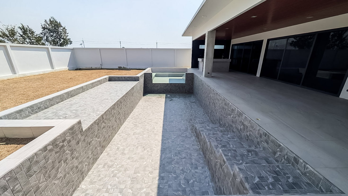 รูป Land with House for Sale on 6.57 Rai in East Pattaya - รูปที่ 3/20