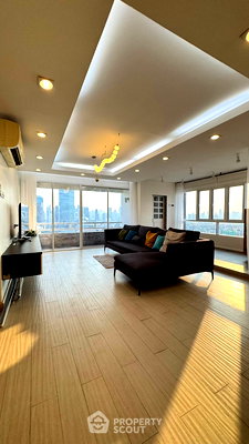 Condos for rent Din Daeng : 3-BR Condo at Srivara Mansion Condominium 1 near MRT Thailand Cultural Centre (ID 2657113)