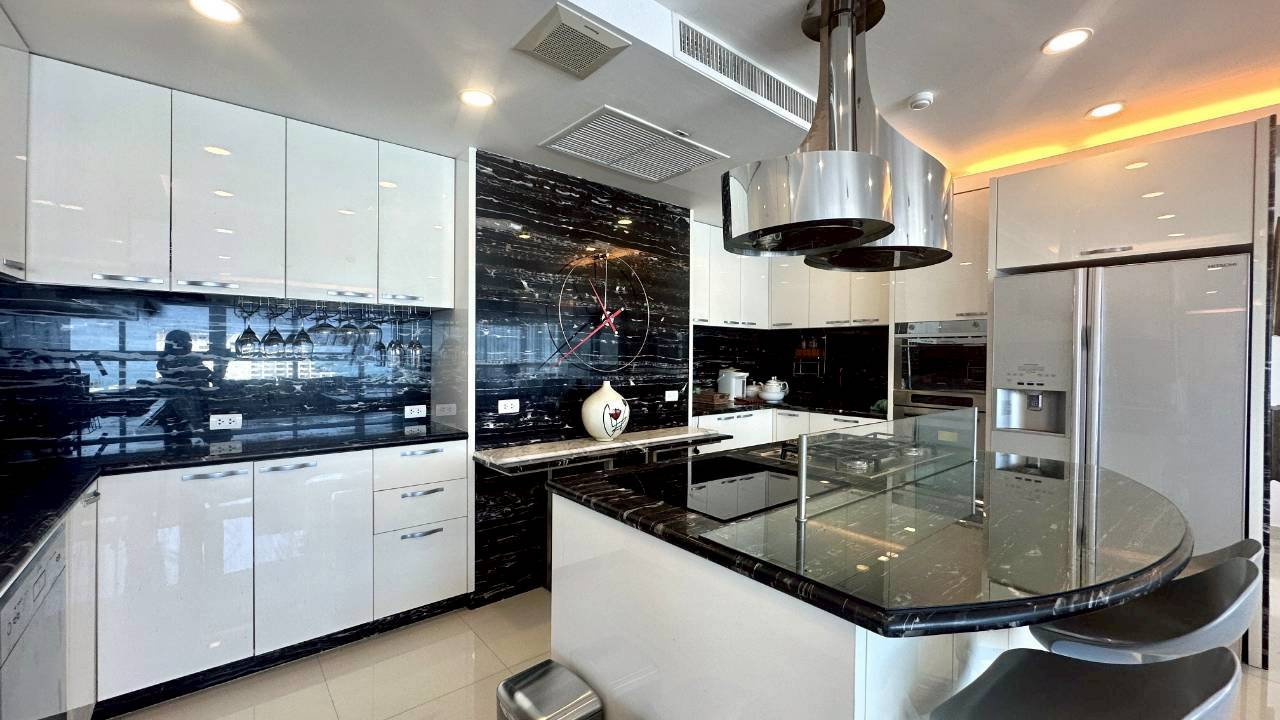 รูป Sea View Condo for Sale in Pratumnak Hill Cosy Beach Pattaya - รูปที่ 11/13