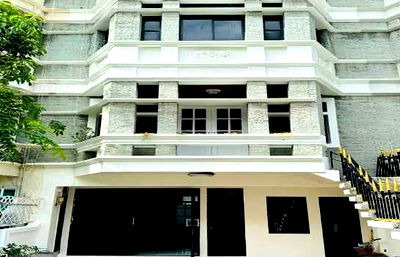 Townhouses for rent GMM Grammy : Townhome/Home office for rent at Chicha Castle, Sukhumvit 31. 350 sq m, 4 bedrooms, 4 bathrooms, 4 floors.