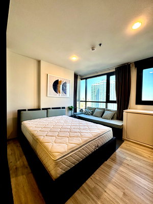 Condos for rent : R027/High-Floor Condo for Rent at XT Huaikhwang | 17,000 THB/Month | 30.12 Sq.m.