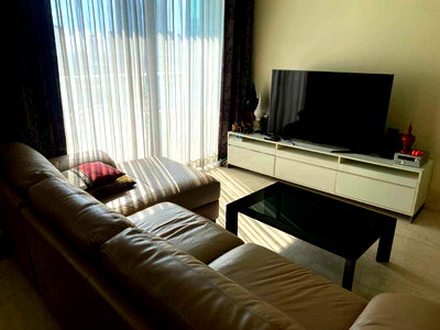 Condos for rent : SL054/Luxury condo for rent in the heart of Sathorn, large room 100 sq m, next to BTS Chong Nonsi, view of green area, quiet.