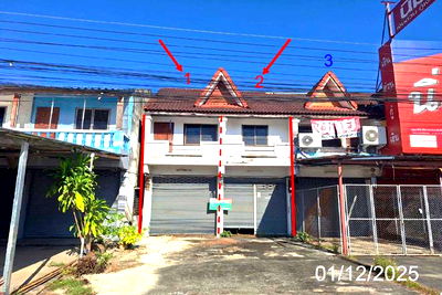 Shophouses for sale Lamphang : SHOP HOUSE for sale  Phichai Muang Lampang Lamphang