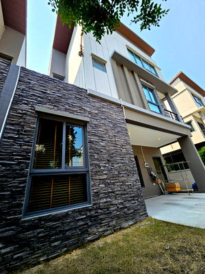 เช่าบ้านแฝด ม.นานาชาติแสตมฟอร์ด : 🏡 ให้เช่า บ้านแฝด 3 ชั้น บ้านกลางเมือง THE EDITION Rama 9 – กรุงเทพกรีฑา 📍 ทำเลศักยภาพ พระราม 9 – กรุงเทพกรีฑา – ศรีนครินทร์ – ร่มเกล้า