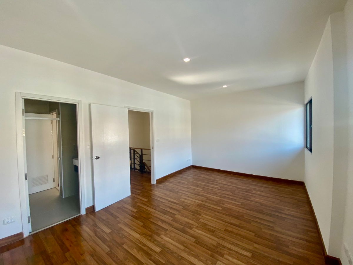 รูป ขายทาวน์โฮม 2 ชั้น Pruksa Ville 73 พัฒนาการ 38 | บ้านหน้ากว้าง พื้นที่เยอะ ตกแต่งได้ตามสไตล์คุณ โอกาสดีสำหรับผู้ที่กำลังมองหาบ้านทำเลเมือง - รูปที่ 23/26