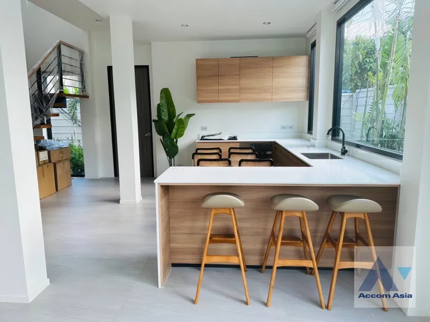 picture 🔼🔽 AccomA 📩  3 BR House in Khlong Toei Nuea (AA35389) - 8/20