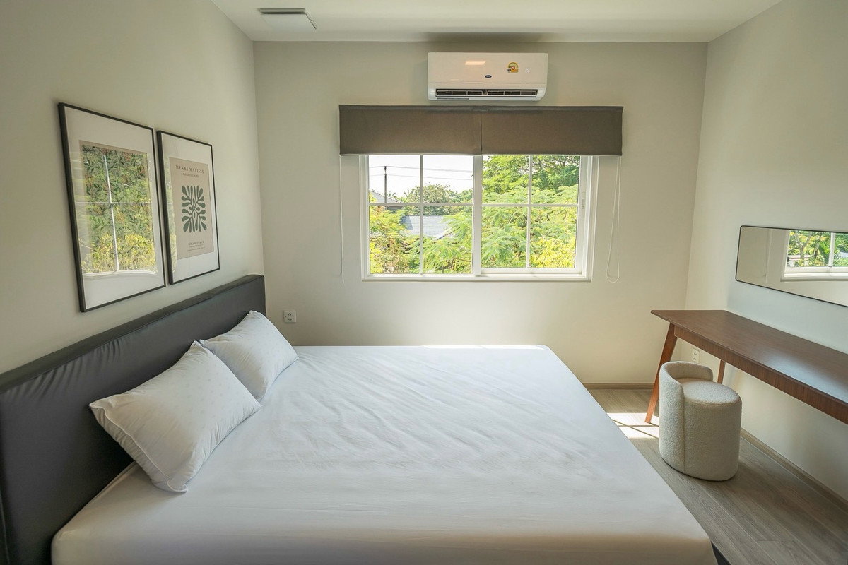 รูป 🏡 ให้เช่า บ้านเดี่ยว 2 ชั้น พร้อมตกแต่ง โครงการ ชัยพฤกษ์ บางนา กม.15 ✨ บ้านดีไซน์โปร่ง โล่ง มี Courtyard เพิ่มพื้นที่สีเขียวในบ้าน - รูปที่ 5/16