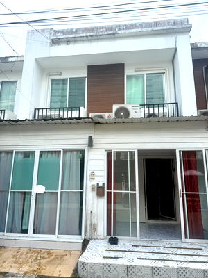 ทาวน์โฮม ถนนลาดปลาเค้า : ขายบ้านทาวน์โฮม หมู่บ้านอารียา(The Colors1) ลาดปลาเค้า