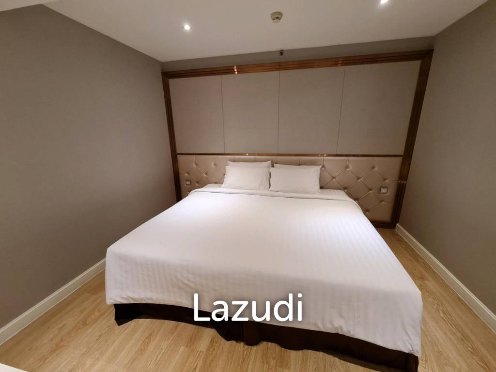 รูป 238 sqm duplex condo on 30th floor in Khlong Tan Nuea Bangkok - รูปที่ 9/12