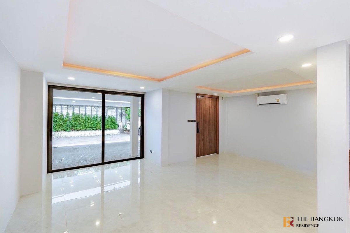 รูป 🏡 Modern Renovated Townhome Area Ekamai - รูปที่ 7/17