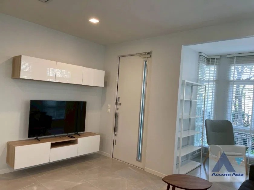 รูป 🔼🔽 AccomA 📩  Modern house with soft interior and greenery view in Pattanakarn (AA43473) - รูปที่ 2/15