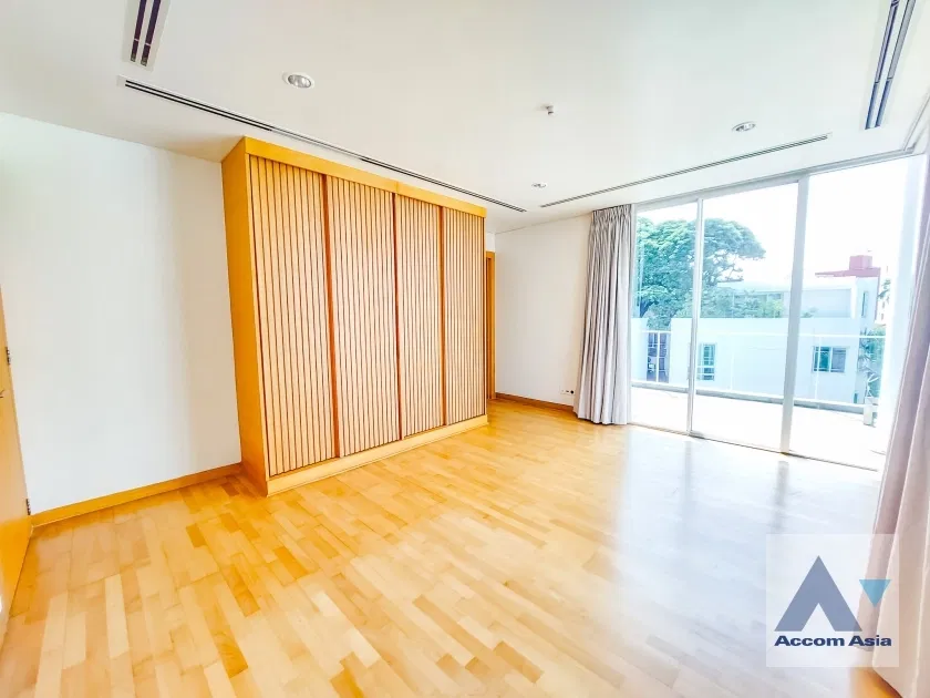 รูป 🔼🔽 AccomA 📩 Airy modern house in Sathorn with poolside terrace and loft-style stairs (AA35940) - รูปที่ 17/20