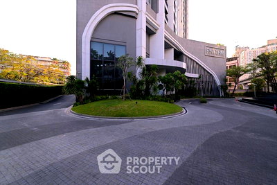 Condos for sale Soi Sukhumvit 71 : 2-BR Condo at Rhythm Sukhumvit 44/1 near BTS Phra Khanong (ID 2297731)