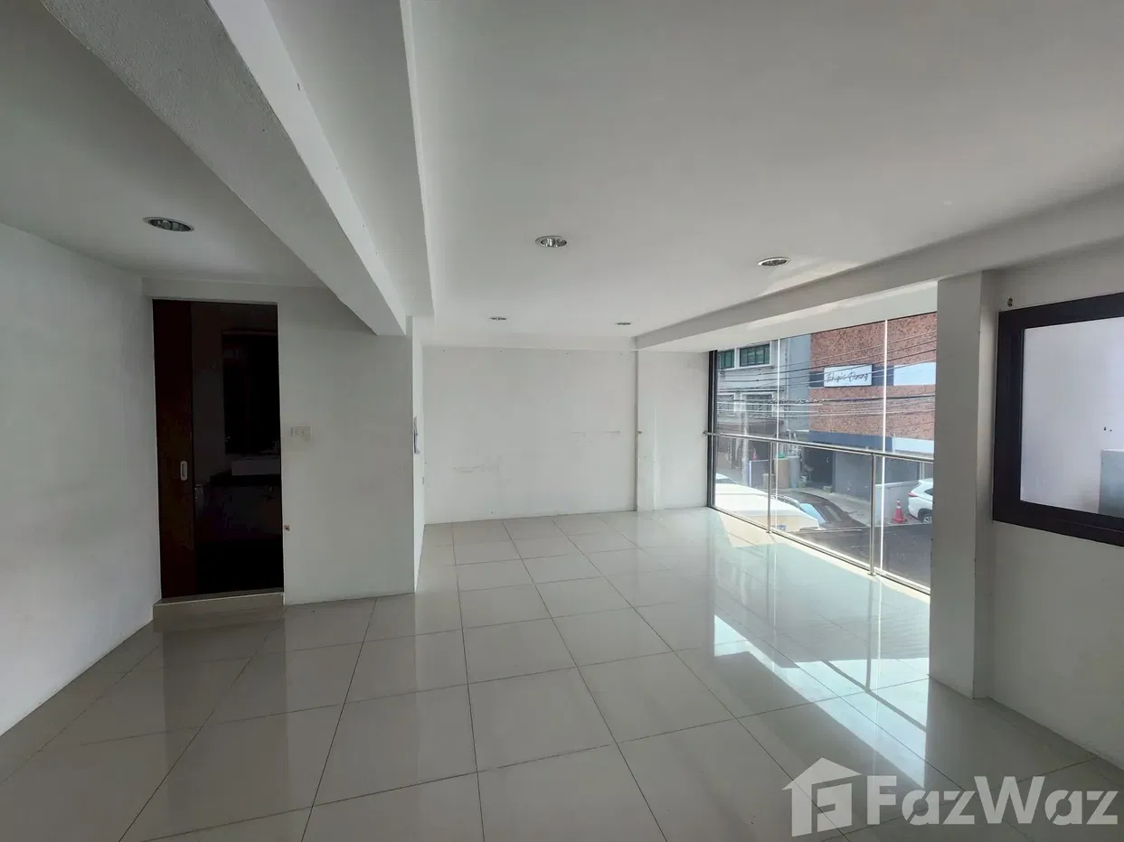 รูป ทาวน์เฮ้าส์ให้เช่า 4 ห้องนอน ใน คลองตันเหนือ, กรุงเทพมหานคร 6052395 - รูปที่ 3/9