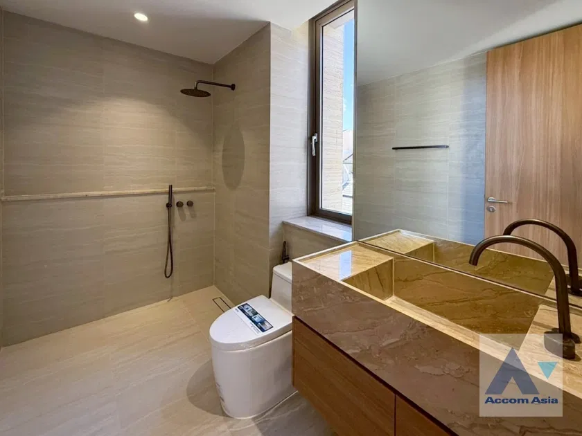 รูป 🔼🔽 AccomA 📩 Newly renovated 5 BR Townhouse in Phra Khanong Nuea (AA45540) - รูปที่ 18/20