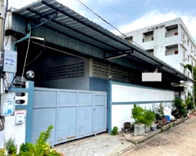 เช่าโรงงาน ถนนศรีนครินทร์ : ให้เช่าโกดัง โรงงาน พร้อมสำนักงาน พร้อมบ้านพัก / ซอยพัฒนาการ 76 พื้นที่ดิน 200 ตารางวา พื้นที่ใช้สอย 1000 ตารางเมตร / รถใหญ่เข้าออกได้